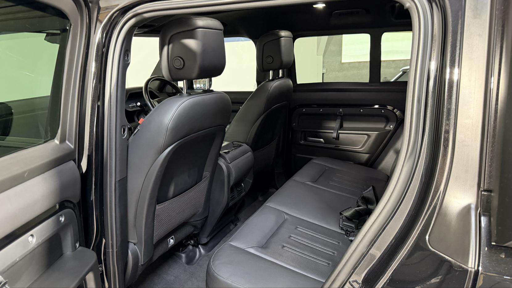 2024 LAND ROVER DEFENDER 110 2024 LAND ROVER DEFENDER 110