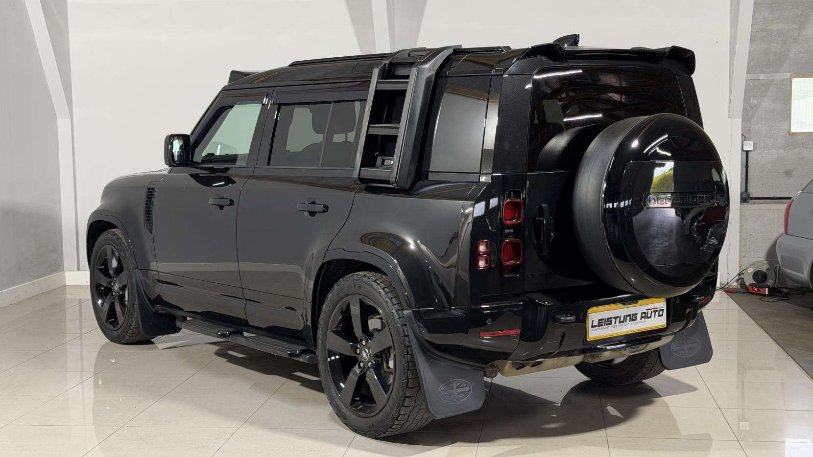 2024 LAND ROVER DEFENDER 110 2024 LAND ROVER DEFENDER 110