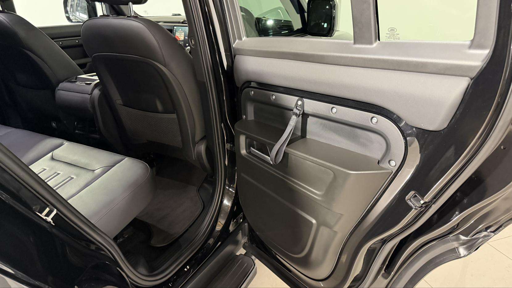 2024 LAND ROVER DEFENDER 110 2024 LAND ROVER DEFENDER 110