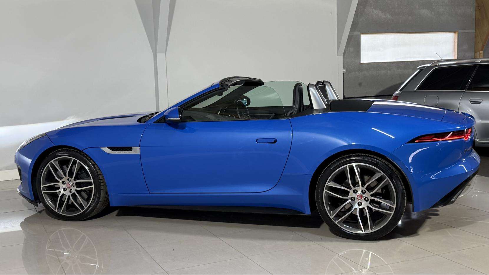 2018 JAGUAR F-TYPE 2018 JAGUAR F-TYPE