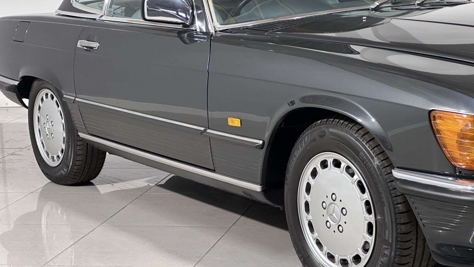 1988 MERCEDES-BENZ SL 1988 MERCEDES-BENZ SL