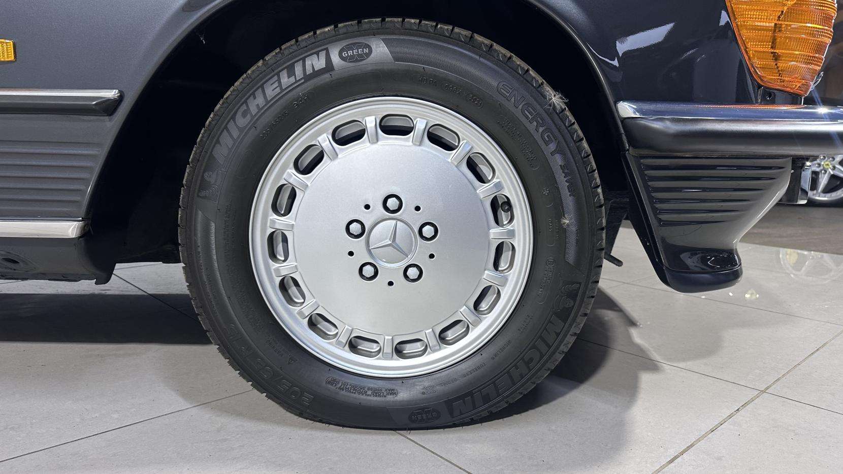 1988 MERCEDES-BENZ SL 1988 MERCEDES-BENZ SL