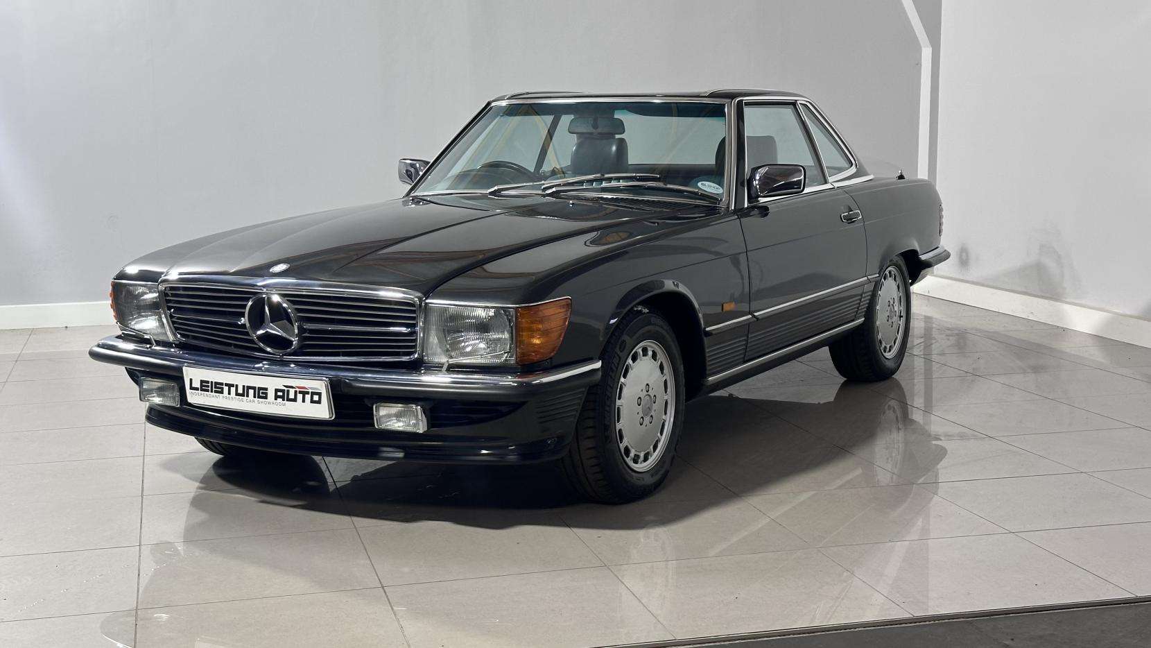 A 1988 MERCEDES-BENZ SL 4.2 Convertible 2dr Petrol Automatic (218 bhp) A 1988 MERCEDES-BENZ SL 4.2 Convertible 2dr Petrol Automatic (218 bhp)