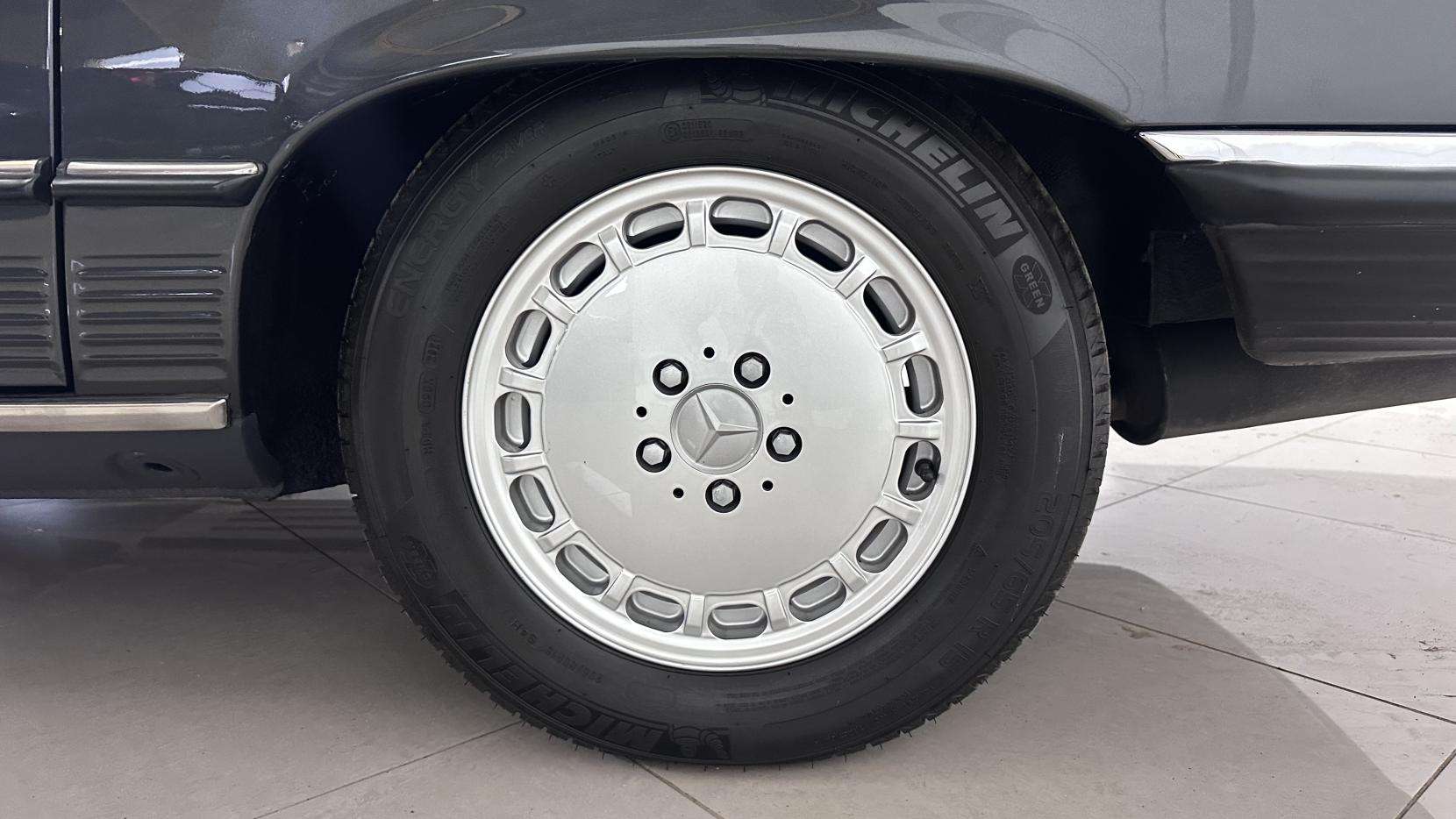 1988 MERCEDES-BENZ SL 1988 MERCEDES-BENZ SL