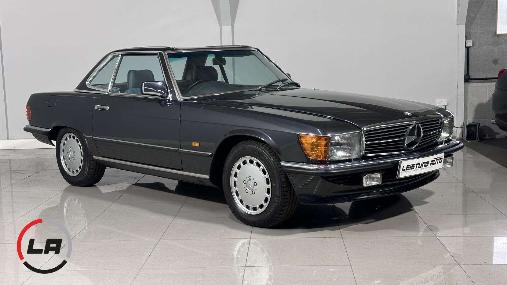 A 1988 MERCEDES-BENZ SL 4.2 Convertible 2dr Petrol Automatic (218 bhp) A 1988 MERCEDES-BENZ SL 4.2 Convertible 2dr Petrol Automatic (218 bhp)