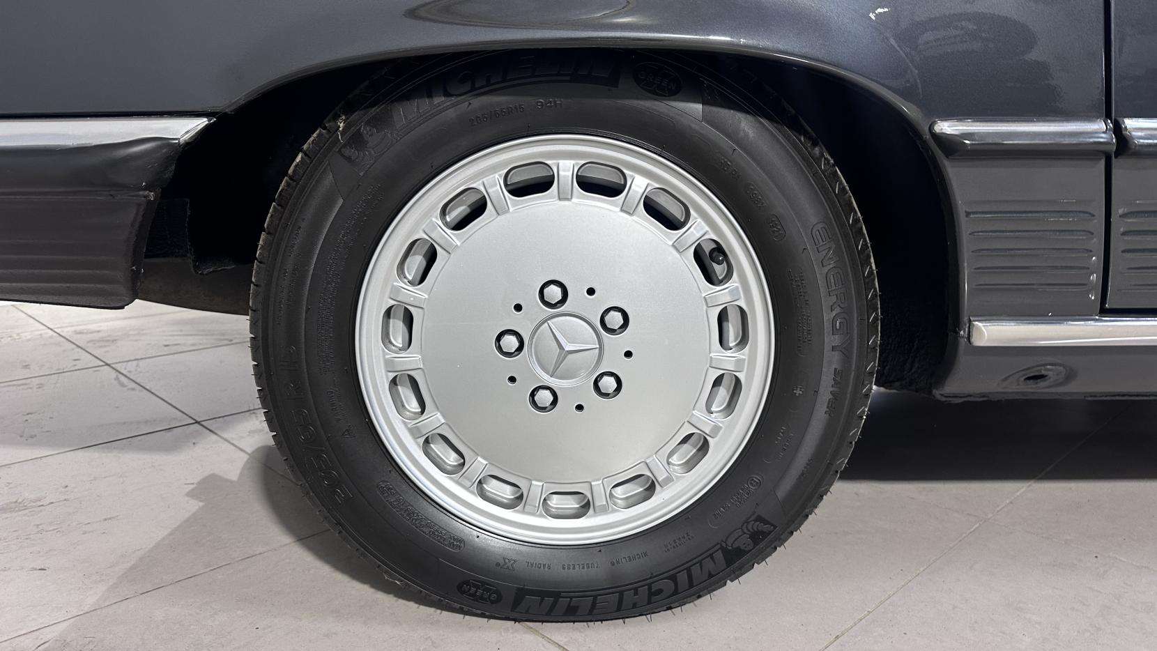 1988 MERCEDES-BENZ SL 1988 MERCEDES-BENZ SL