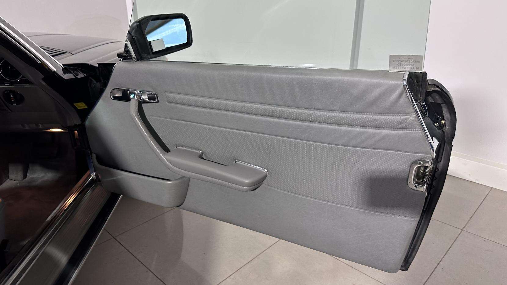 1988 MERCEDES-BENZ SL 1988 MERCEDES-BENZ SL