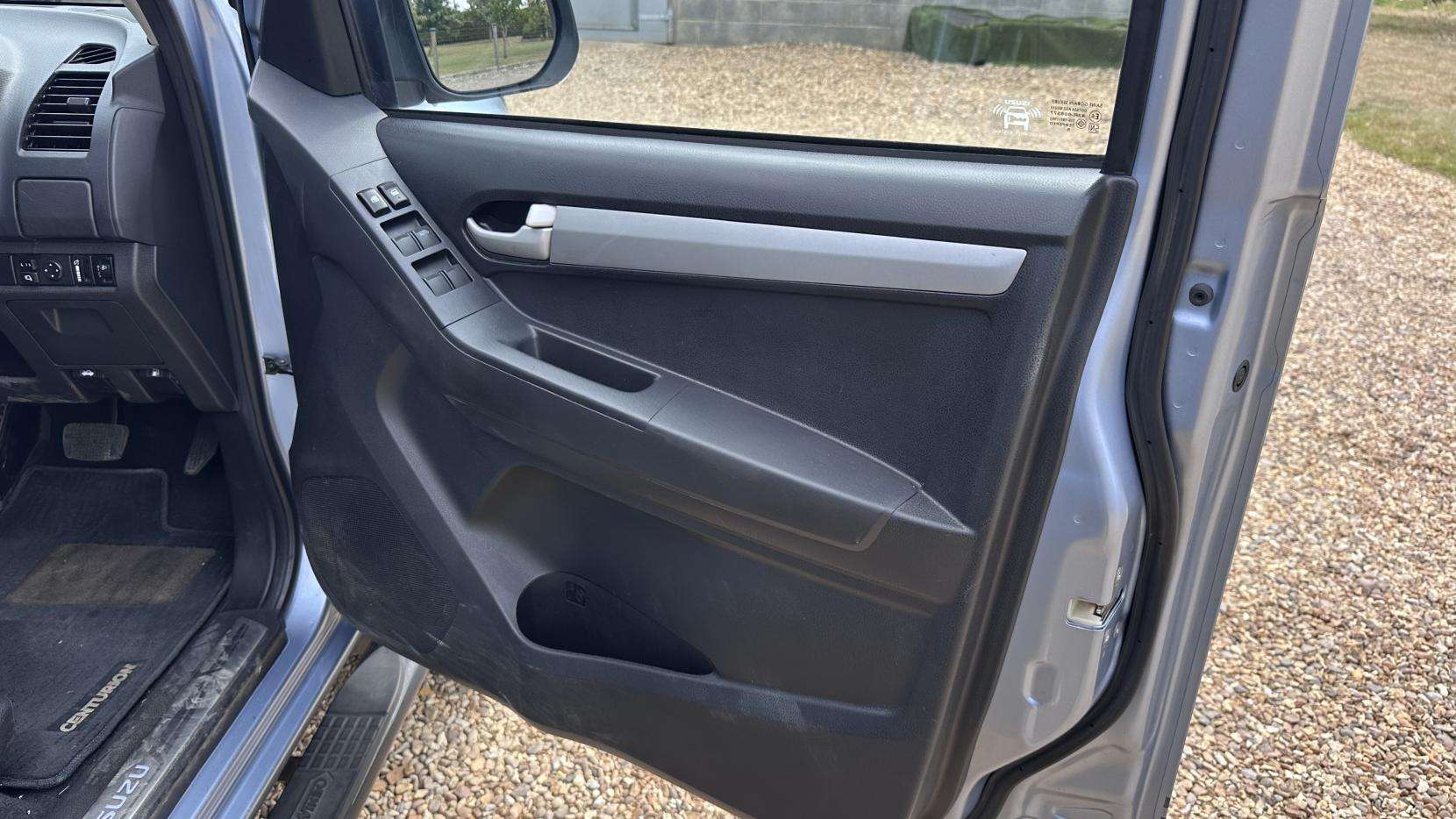 2016 ISUZU D-MAX 2016 ISUZU D-MAX