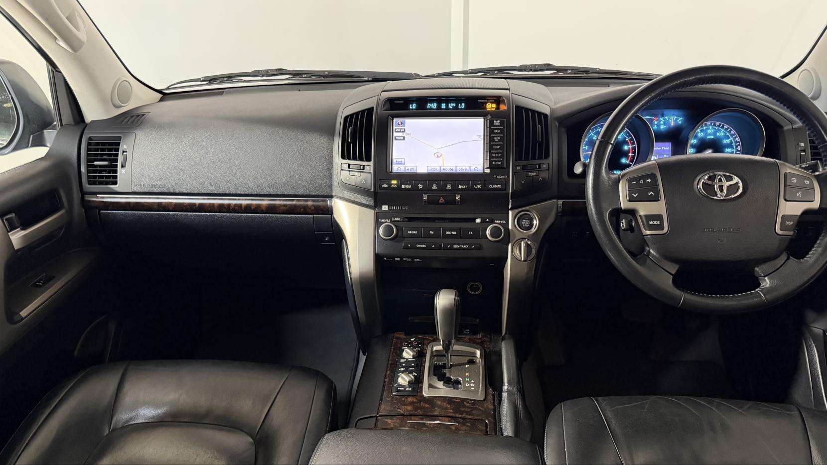 2011 TOYOTA LAND CRUISER 2011 TOYOTA LAND CRUISER