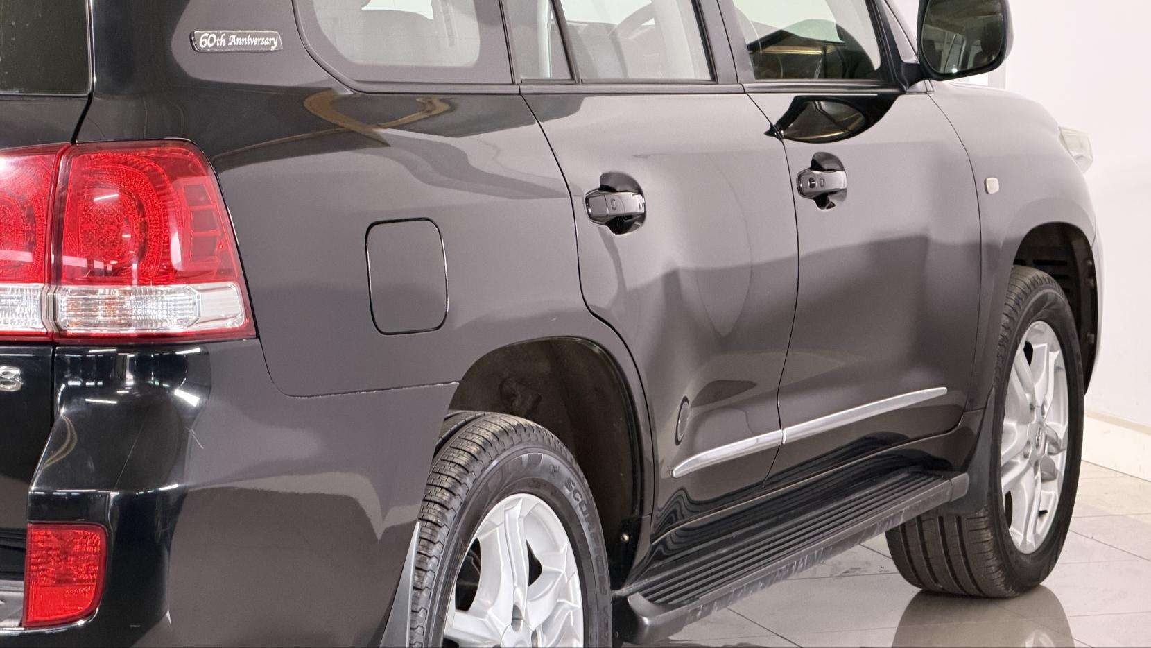 2011 TOYOTA LAND CRUISER 2011 TOYOTA LAND CRUISER