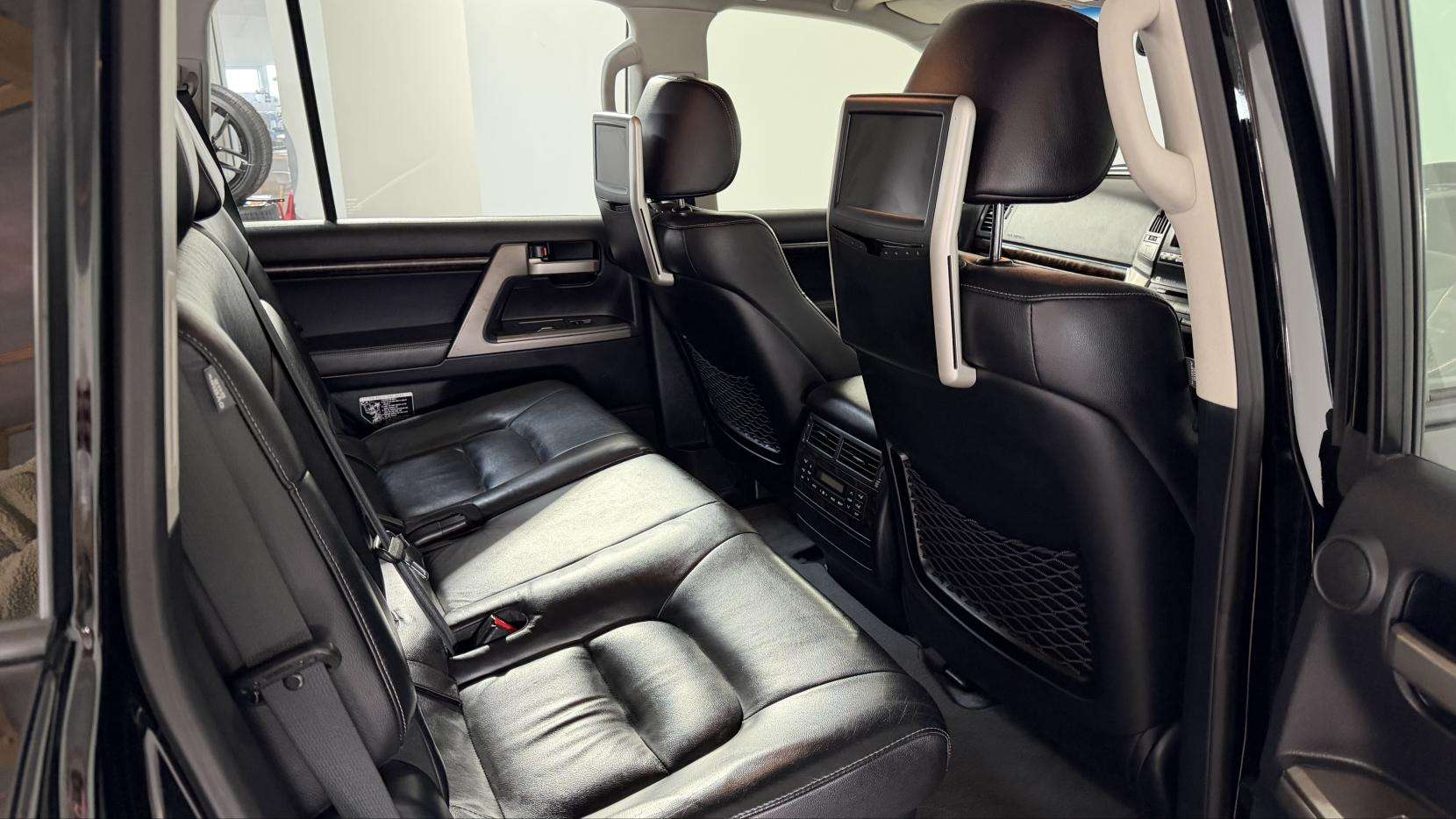 2011 TOYOTA LAND CRUISER 2011 TOYOTA LAND CRUISER