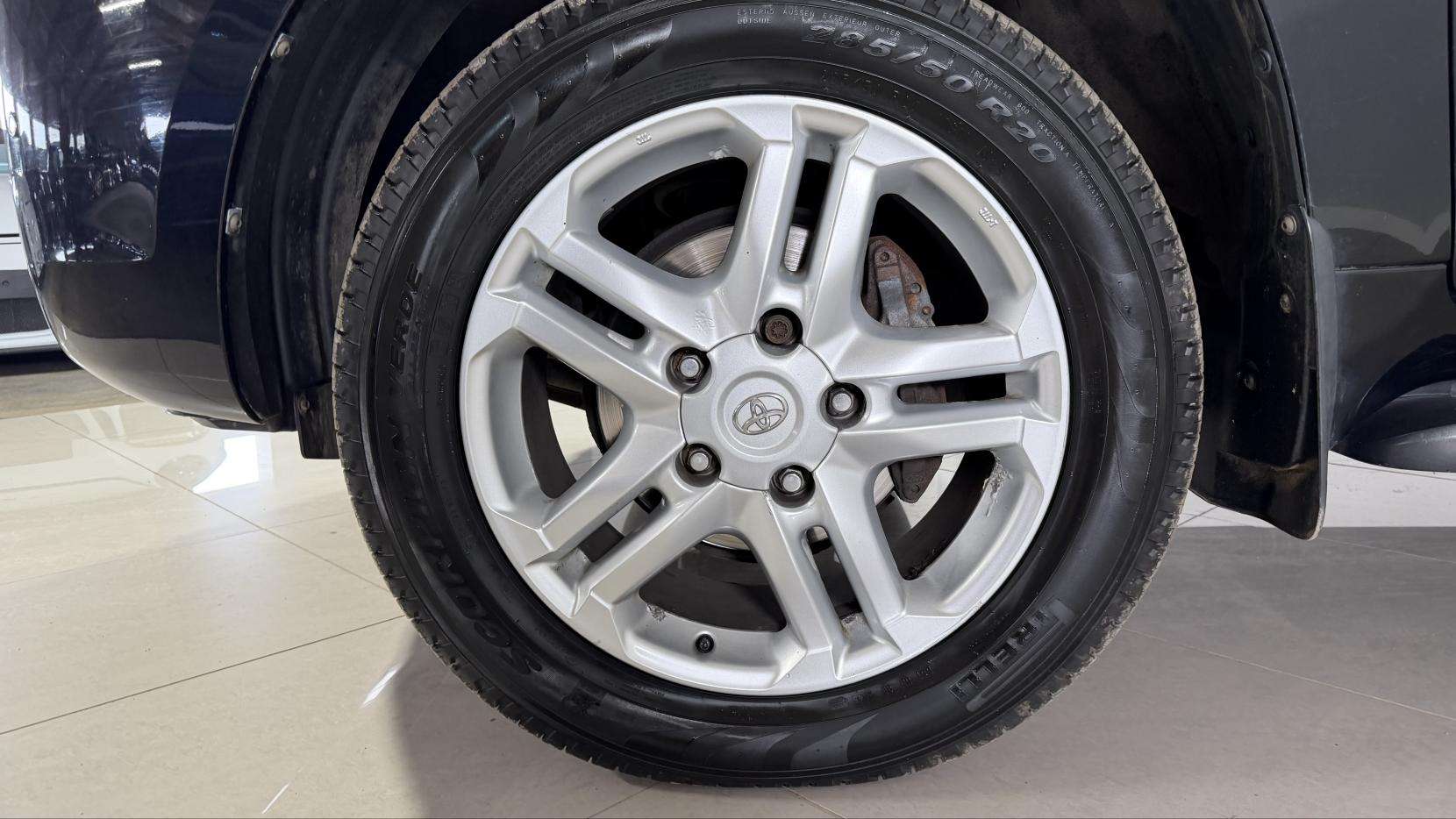 2011 TOYOTA LAND CRUISER 2011 TOYOTA LAND CRUISER