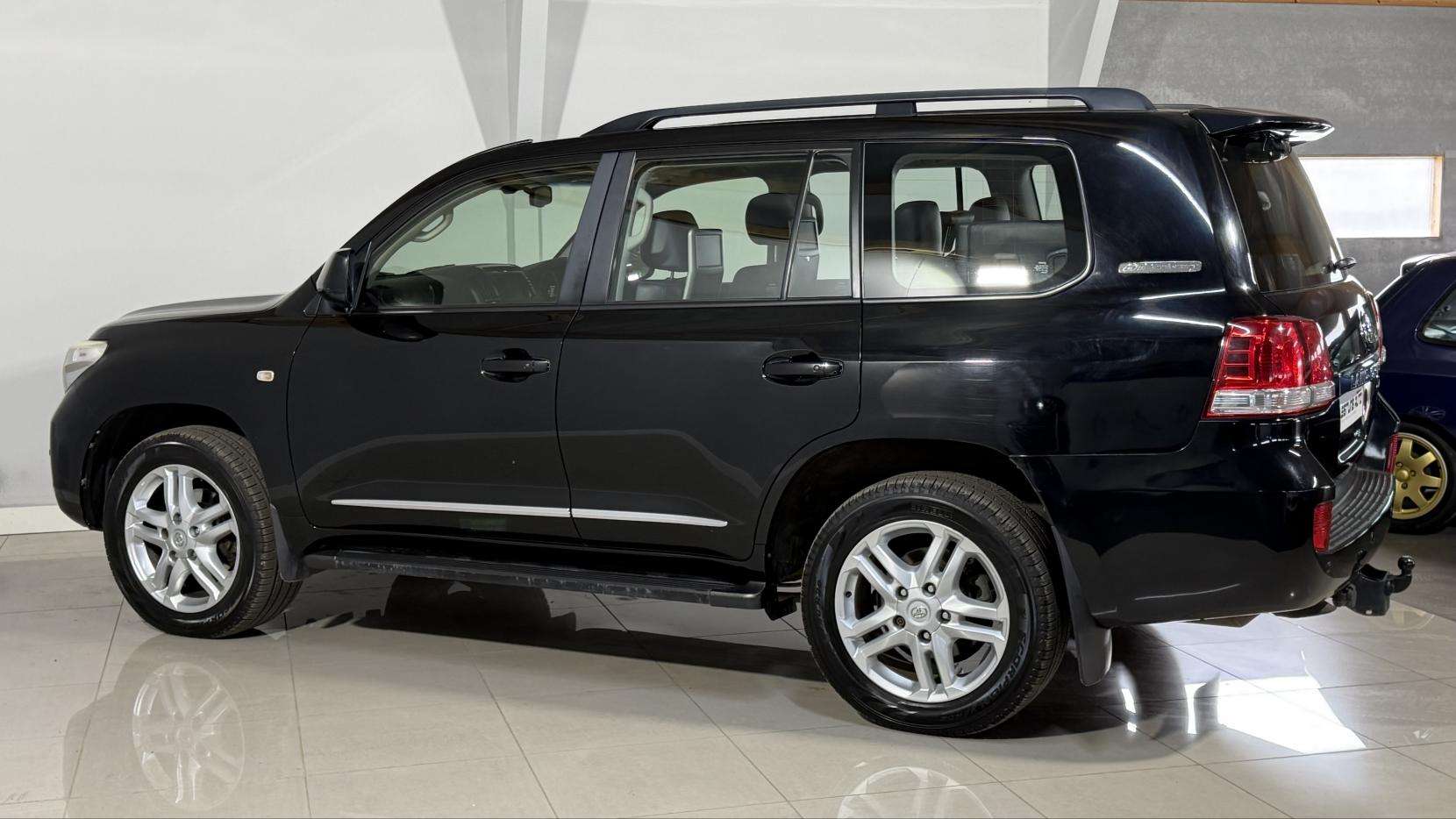 2011 TOYOTA LAND CRUISER 2011 TOYOTA LAND CRUISER