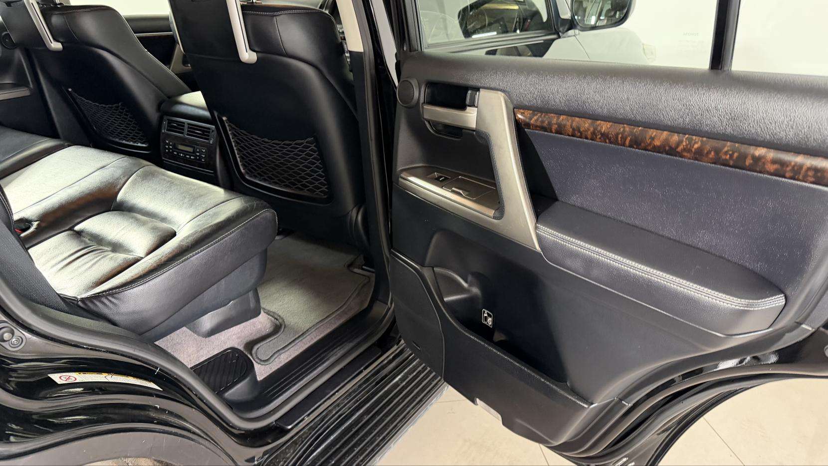 2011 TOYOTA LAND CRUISER 2011 TOYOTA LAND CRUISER