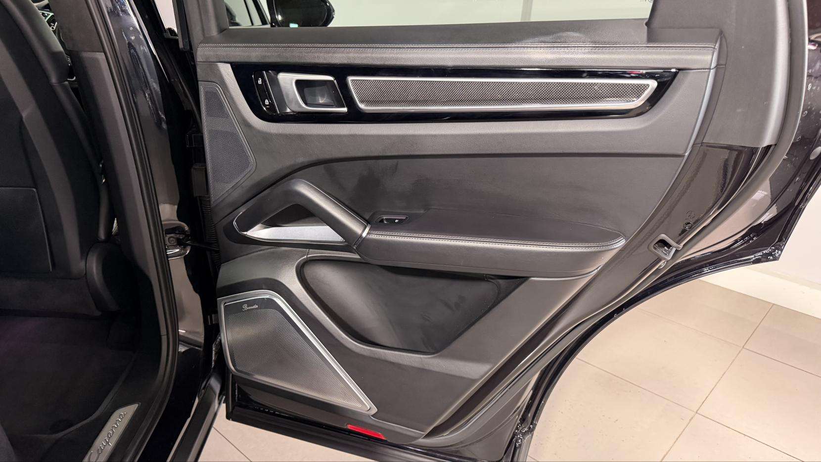 2019 PORSCHE CAYENNE 2019 PORSCHE CAYENNE
