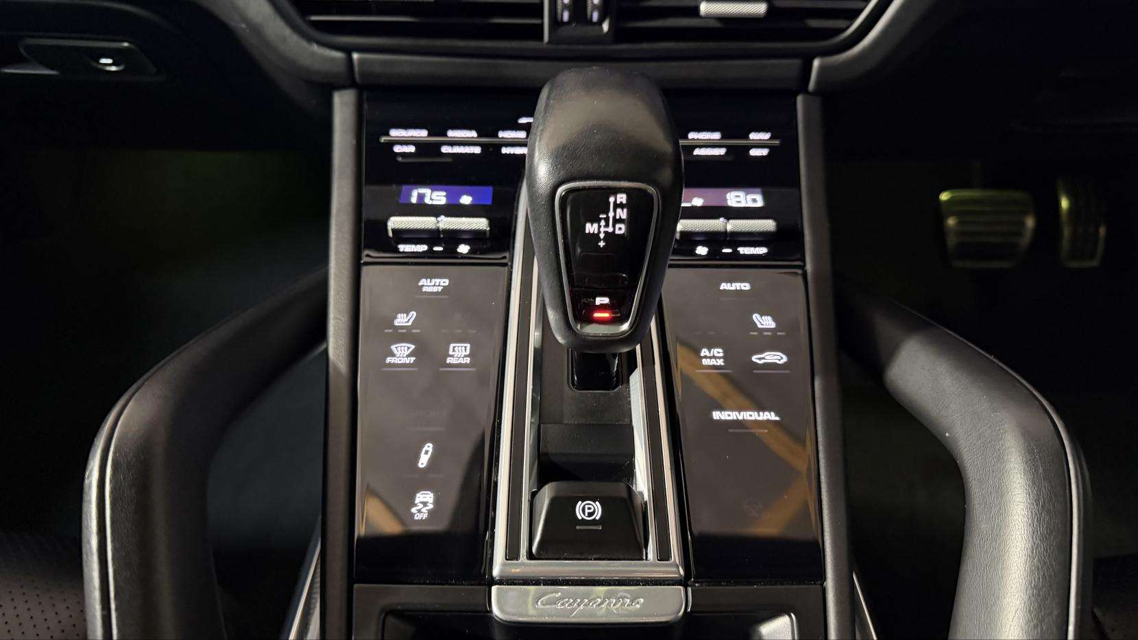 2019 PORSCHE CAYENNE 2019 PORSCHE CAYENNE