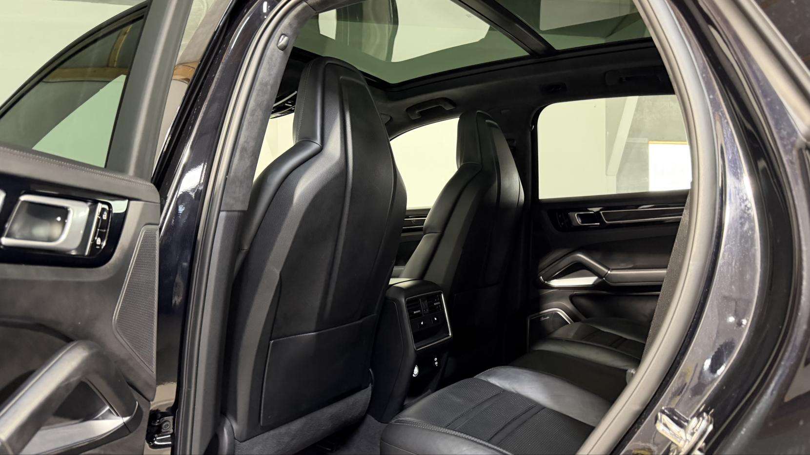 2019 PORSCHE CAYENNE 2019 PORSCHE CAYENNE