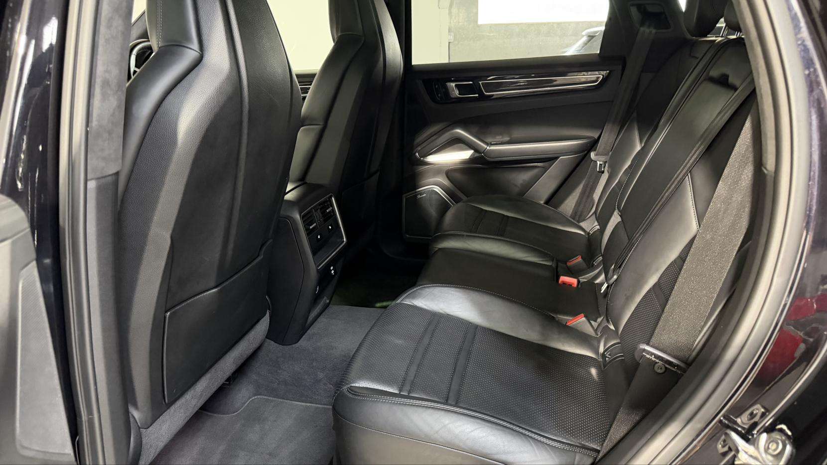 2019 PORSCHE CAYENNE 2019 PORSCHE CAYENNE