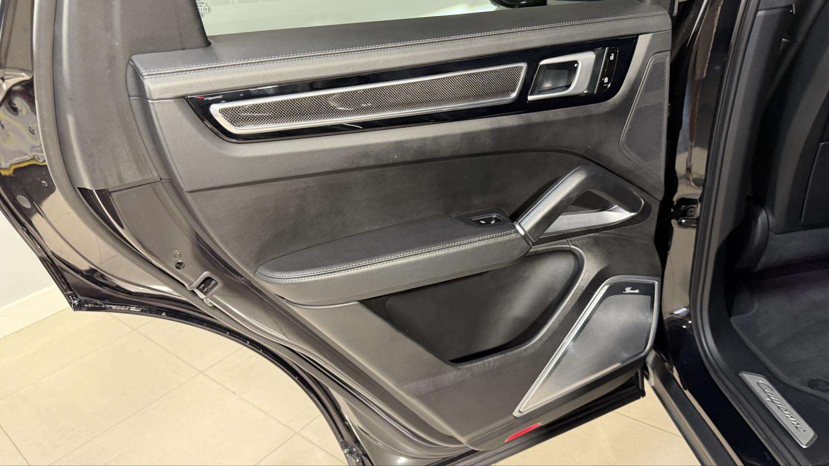 2019 PORSCHE CAYENNE 2019 PORSCHE CAYENNE