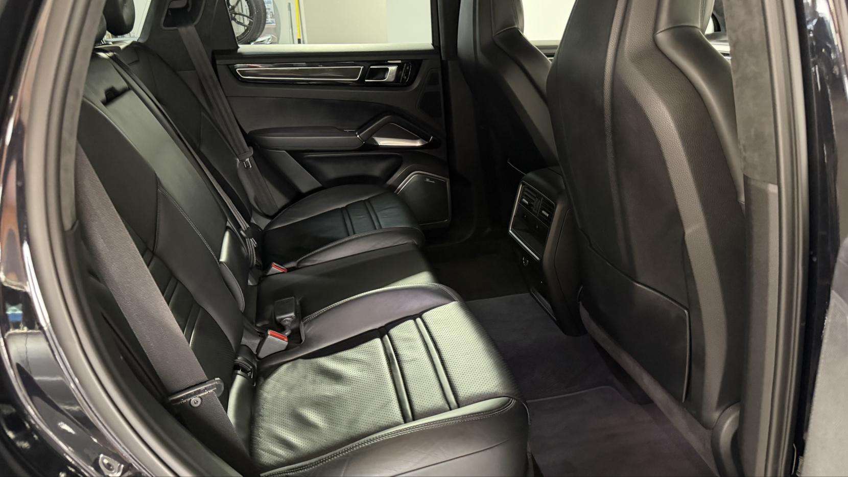 2019 PORSCHE CAYENNE 2019 PORSCHE CAYENNE