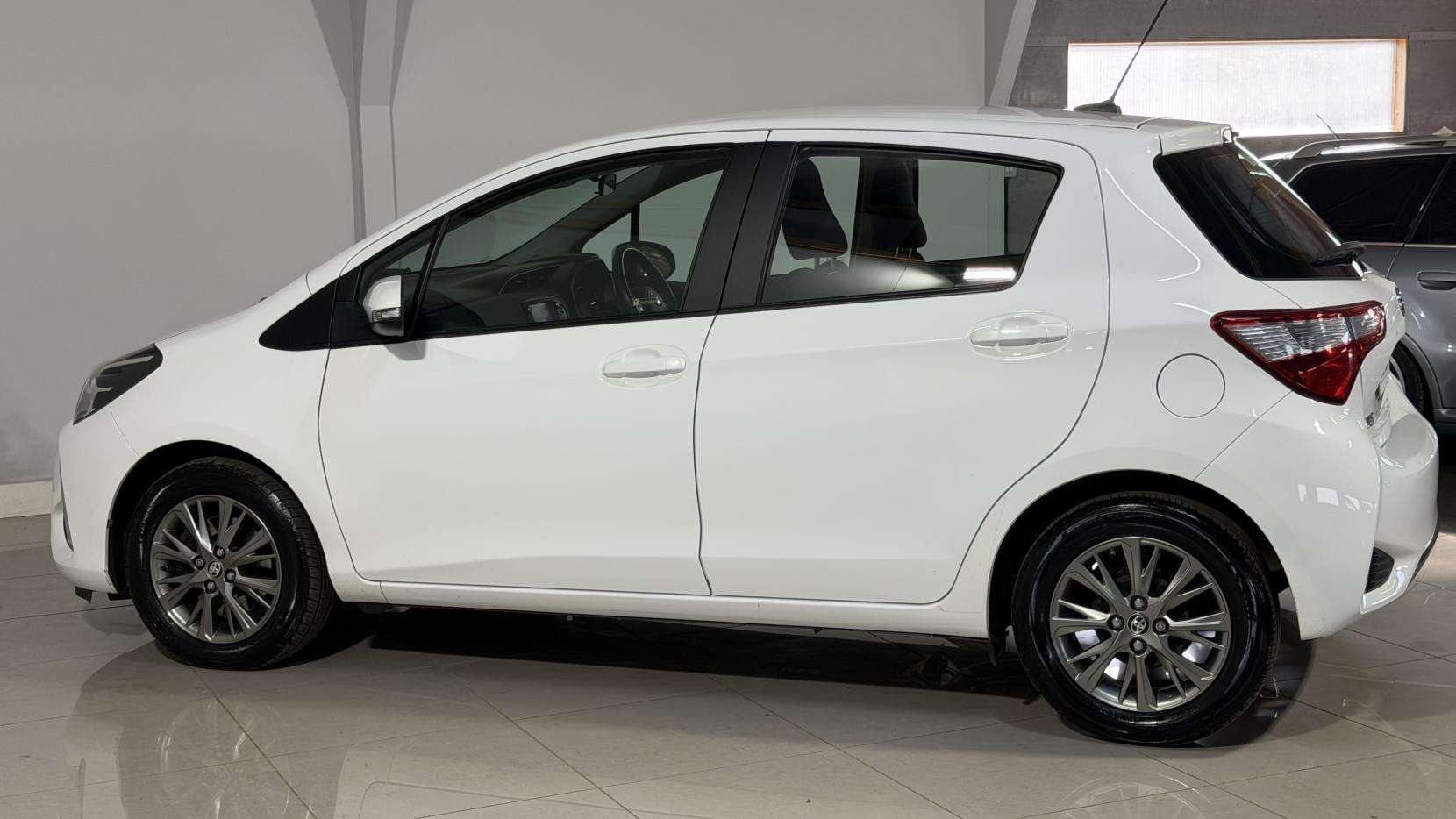 2017 TOYOTA YARIS 2017 TOYOTA YARIS