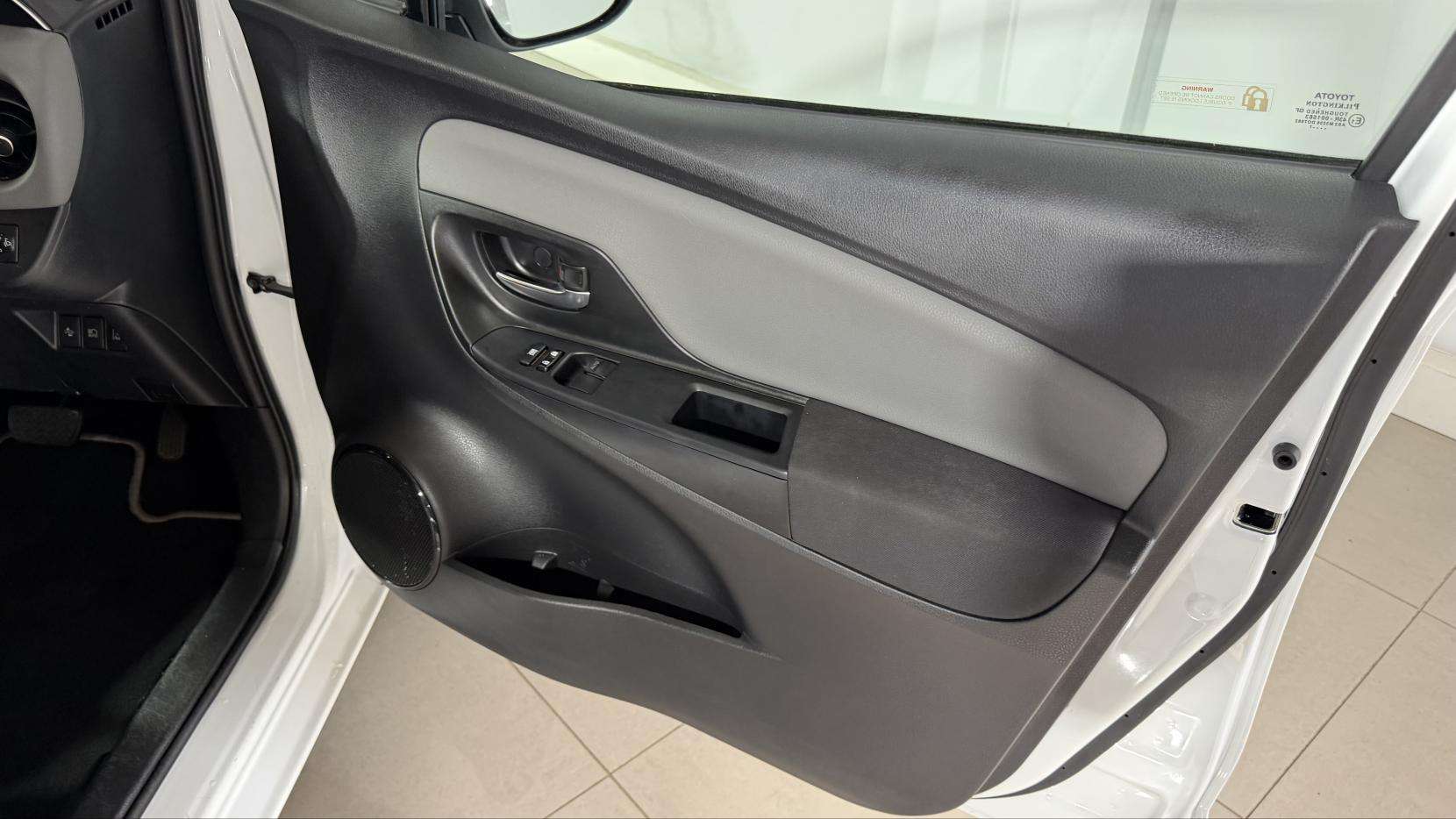 2017 TOYOTA YARIS 2017 TOYOTA YARIS