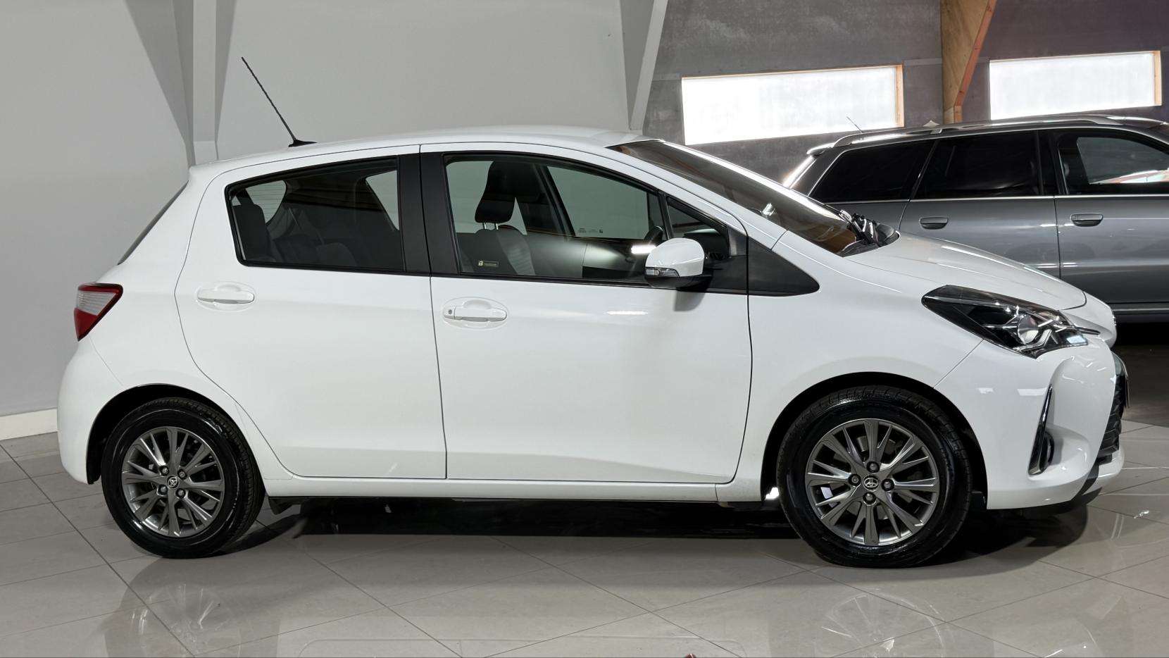 2017 TOYOTA YARIS 2017 TOYOTA YARIS