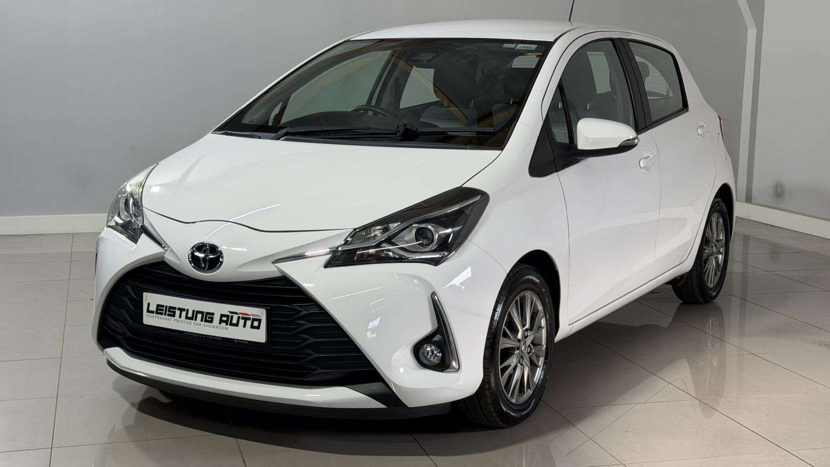 A 2017 TOYOTA YARIS 1.5 VVT-i Icon Hatchback 5dr Petrol CVT Euro 6 (111 ps) A 2017 TOYOTA YARIS 1.5 VVT-i Icon Hatchback 5dr Petrol CVT Euro 6 (111 ps)