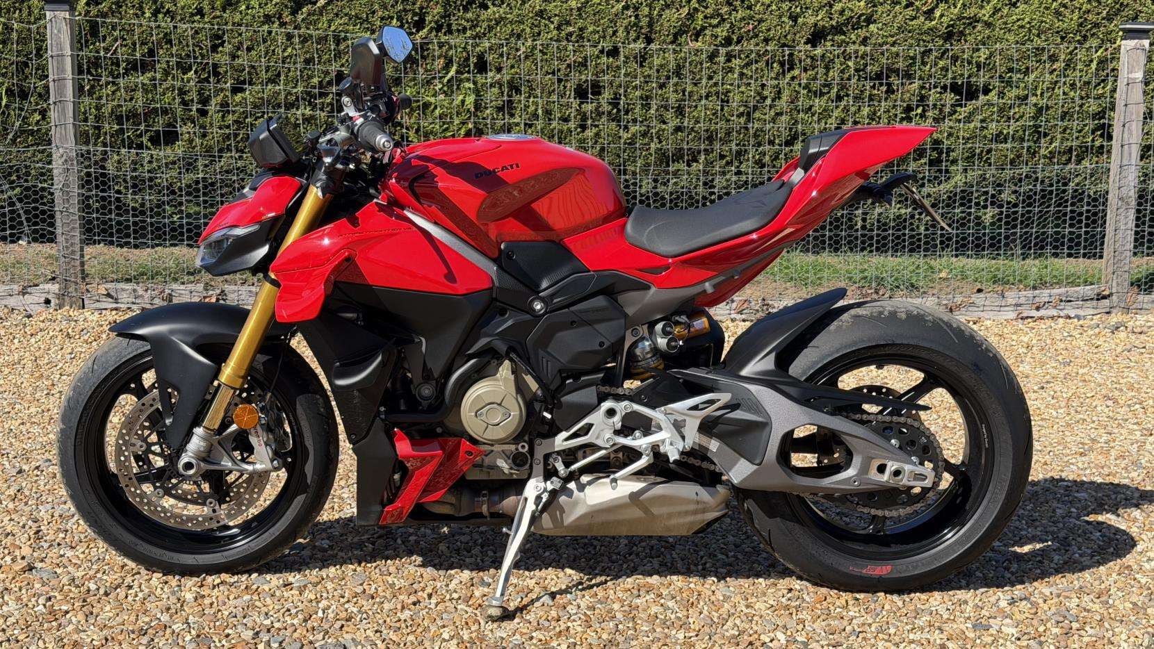 2025 DUCATI STREETFIGHTER V4S 2025 DUCATI STREETFIGHTER V4S