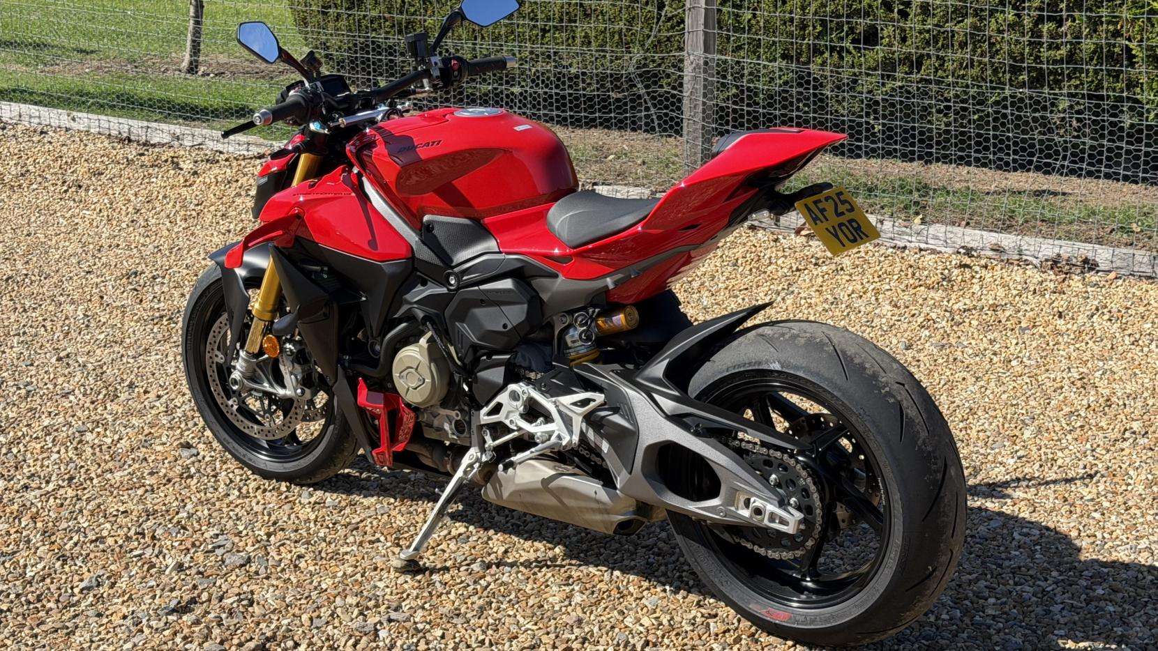 2025 DUCATI STREETFIGHTER V4S 2025 DUCATI STREETFIGHTER V4S