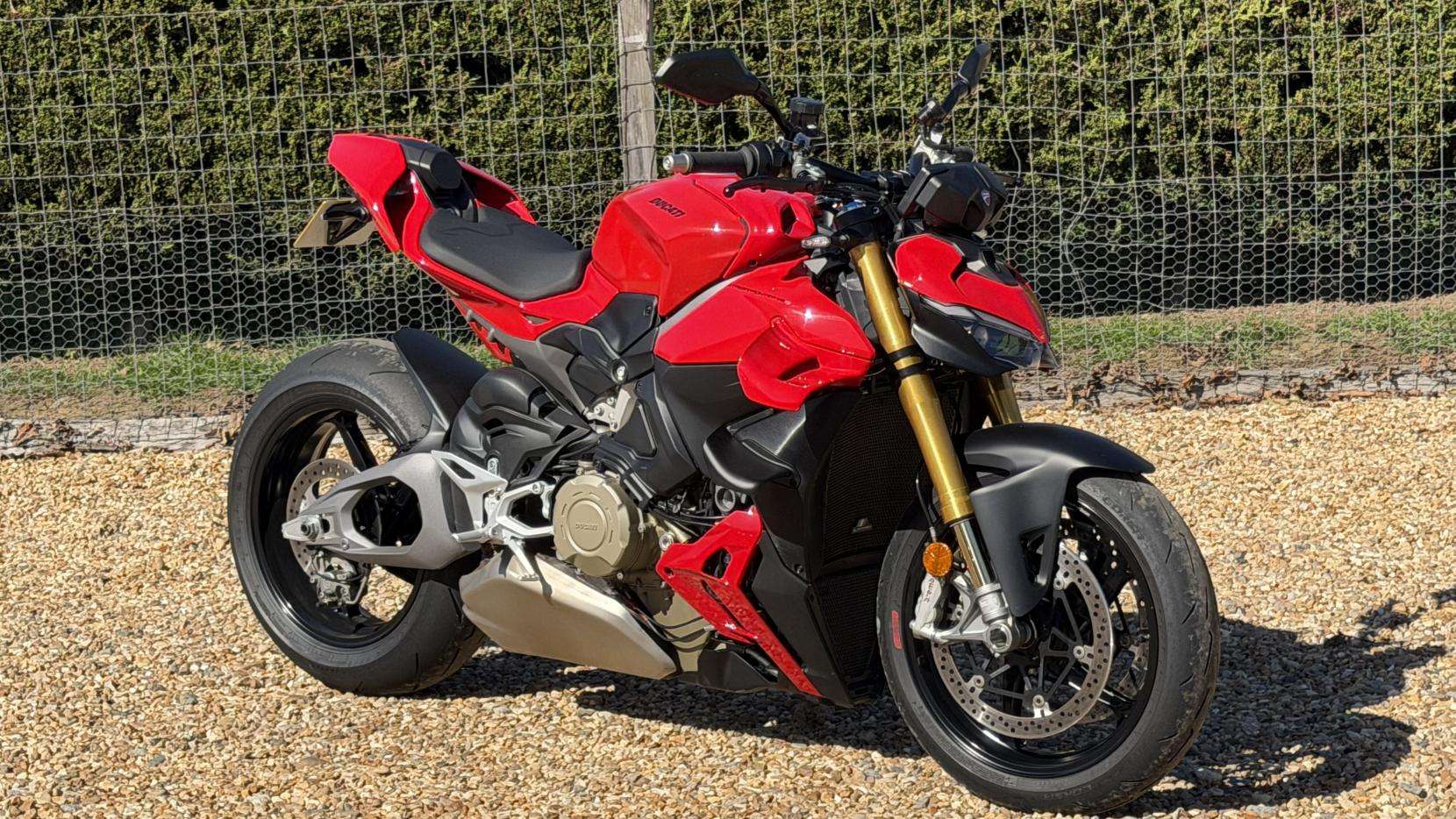 2025 DUCATI STREETFIGHTER V4S 2025 DUCATI STREETFIGHTER V4S