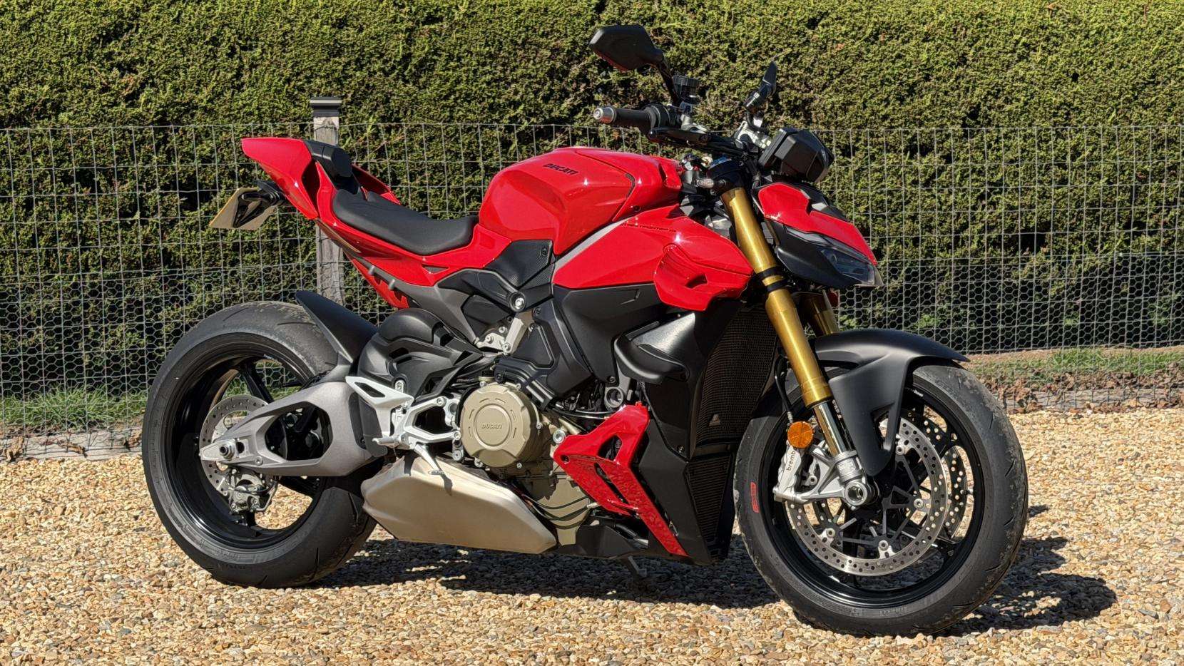 2025 DUCATI STREETFIGHTER V4S 2025 DUCATI STREETFIGHTER V4S