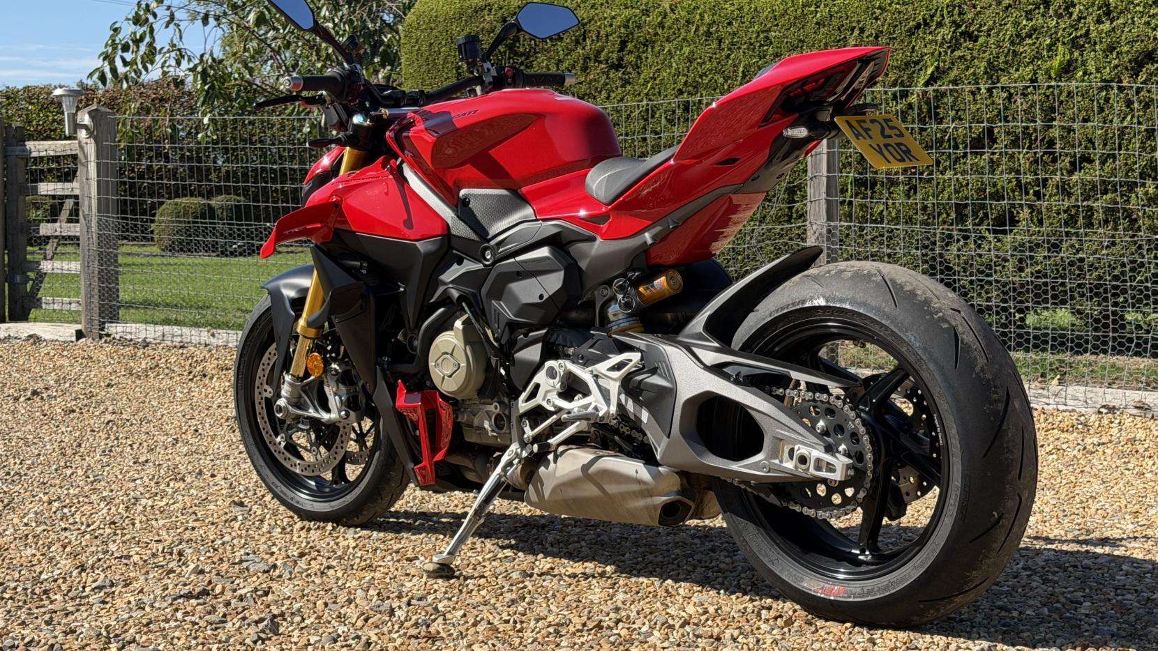 2025 DUCATI STREETFIGHTER V4S 2025 DUCATI STREETFIGHTER V4S
