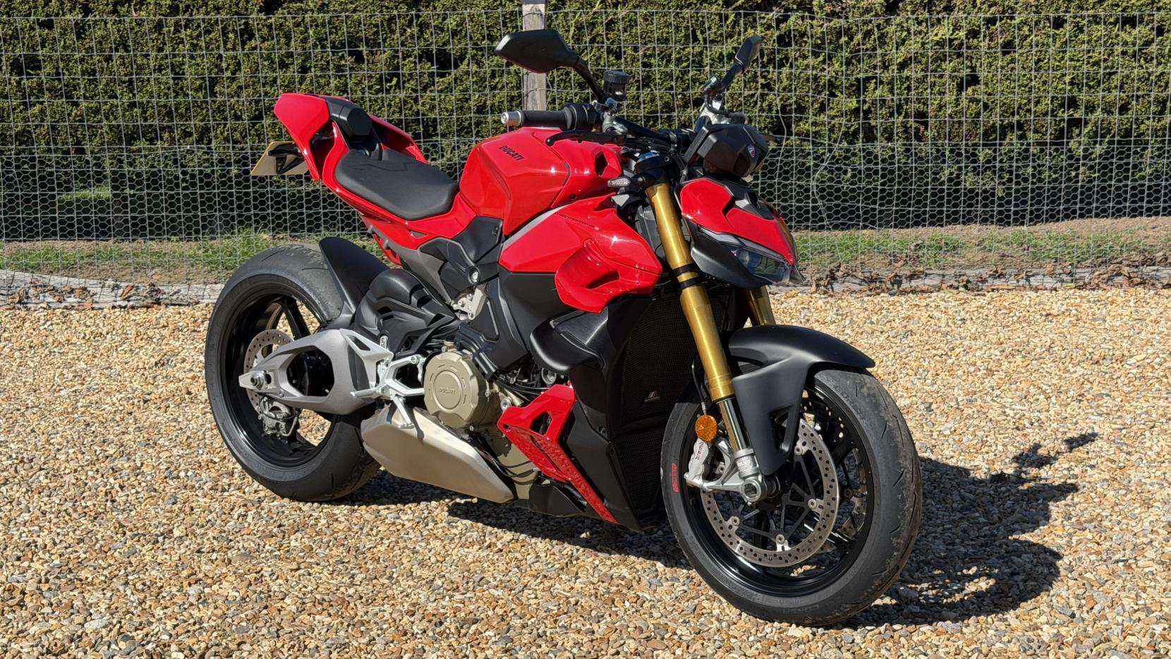 2025 DUCATI STREETFIGHTER V4S 2025 DUCATI STREETFIGHTER V4S