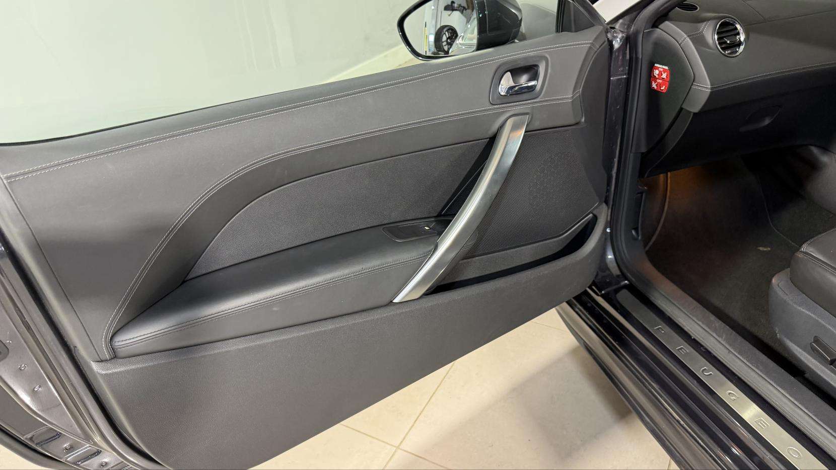 2011 PEUGEOT RCZ 2011 PEUGEOT RCZ