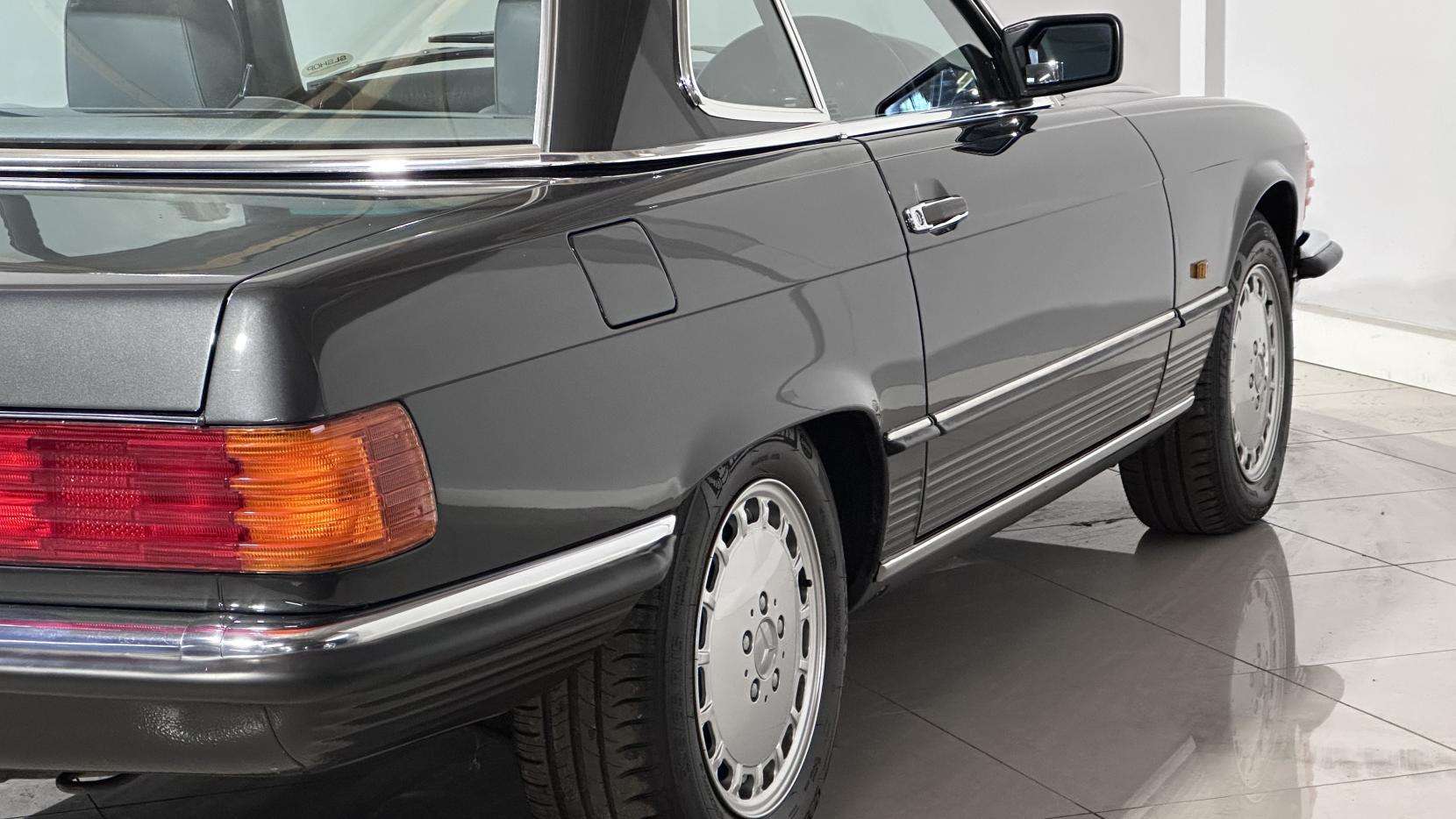 1988 MERCEDES-BENZ SL 1988 MERCEDES-BENZ SL