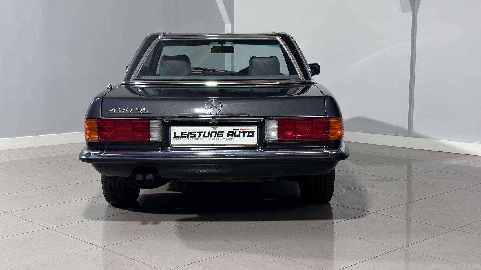 A 1988 MERCEDES-BENZ SL 4.2 Convertible 2dr Petrol Automatic (218 bhp) A 1988 MERCEDES-BENZ SL 4.2 Convertible 2dr Petrol Automatic (218 bhp)