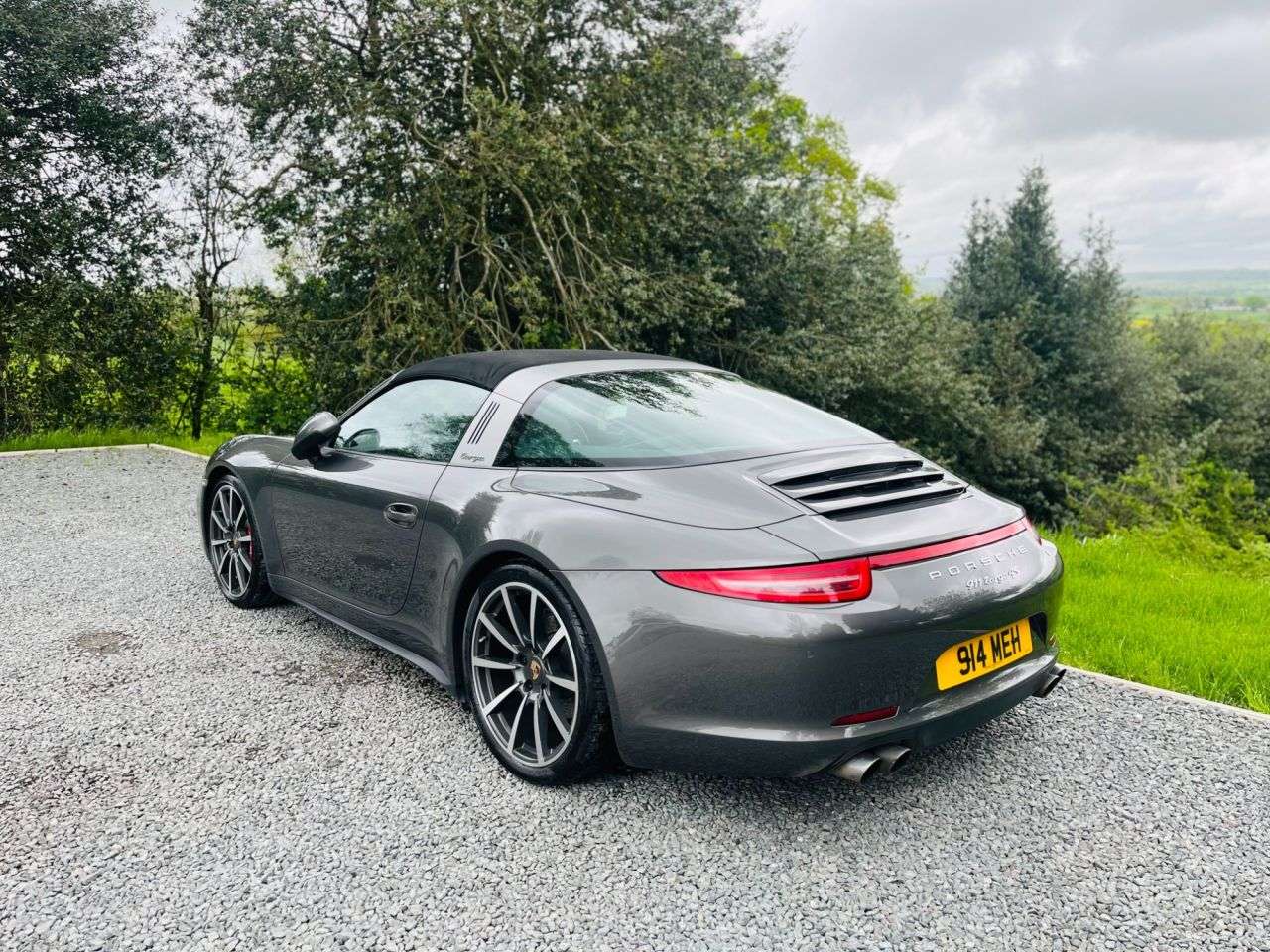 A 2019 PORSCHE 911 3.8 TARGA 4S PDK 2d 400 BHP A 2019 PORSCHE 911 3.8 TARGA 4S PDK 2d 400 BHP