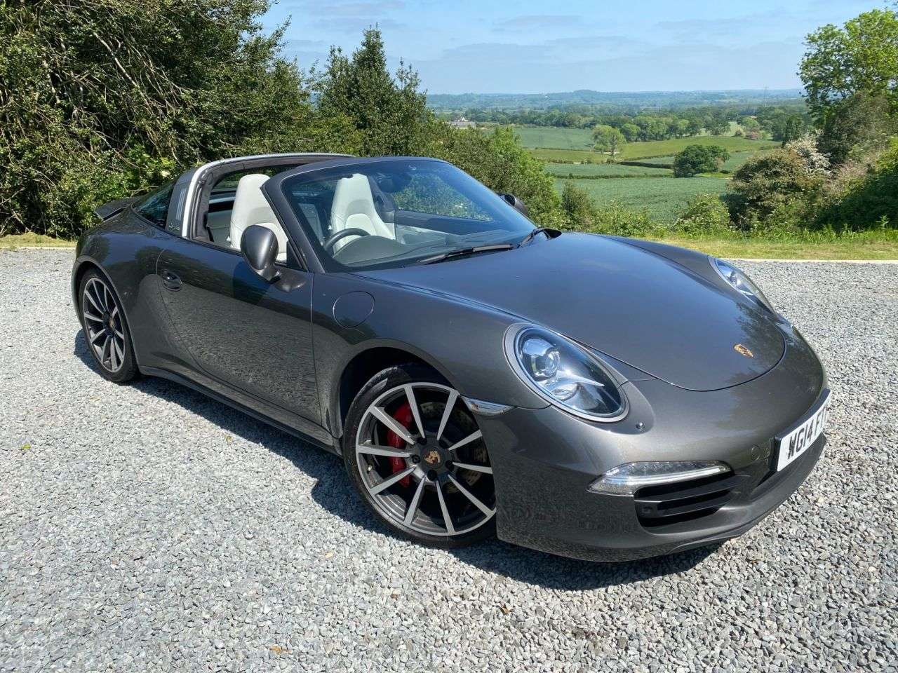 A 2019 PORSCHE 911 3.8 TARGA 4S PDK 2d 400 BHP A 2019 PORSCHE 911 3.8 TARGA 4S PDK 2d 400 BHP