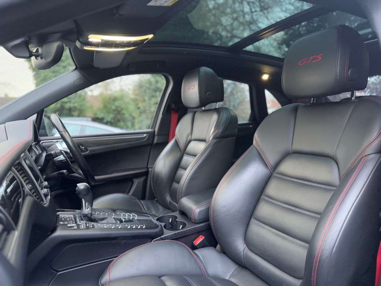 A 2017 PORSCHE MACAN 3.0T V6 GTS SUV 5dr Petrol PDK 4WD Euro 6 (s/s) (360 ps) A 2017 PORSCHE MACAN 3.0T V6 GTS SUV 5dr Petrol PDK 4WD Euro 6 (s/s) (360 ps)