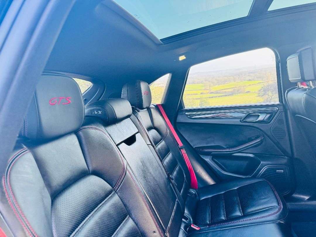 2017 PORSCHE MACAN 2017 PORSCHE MACAN