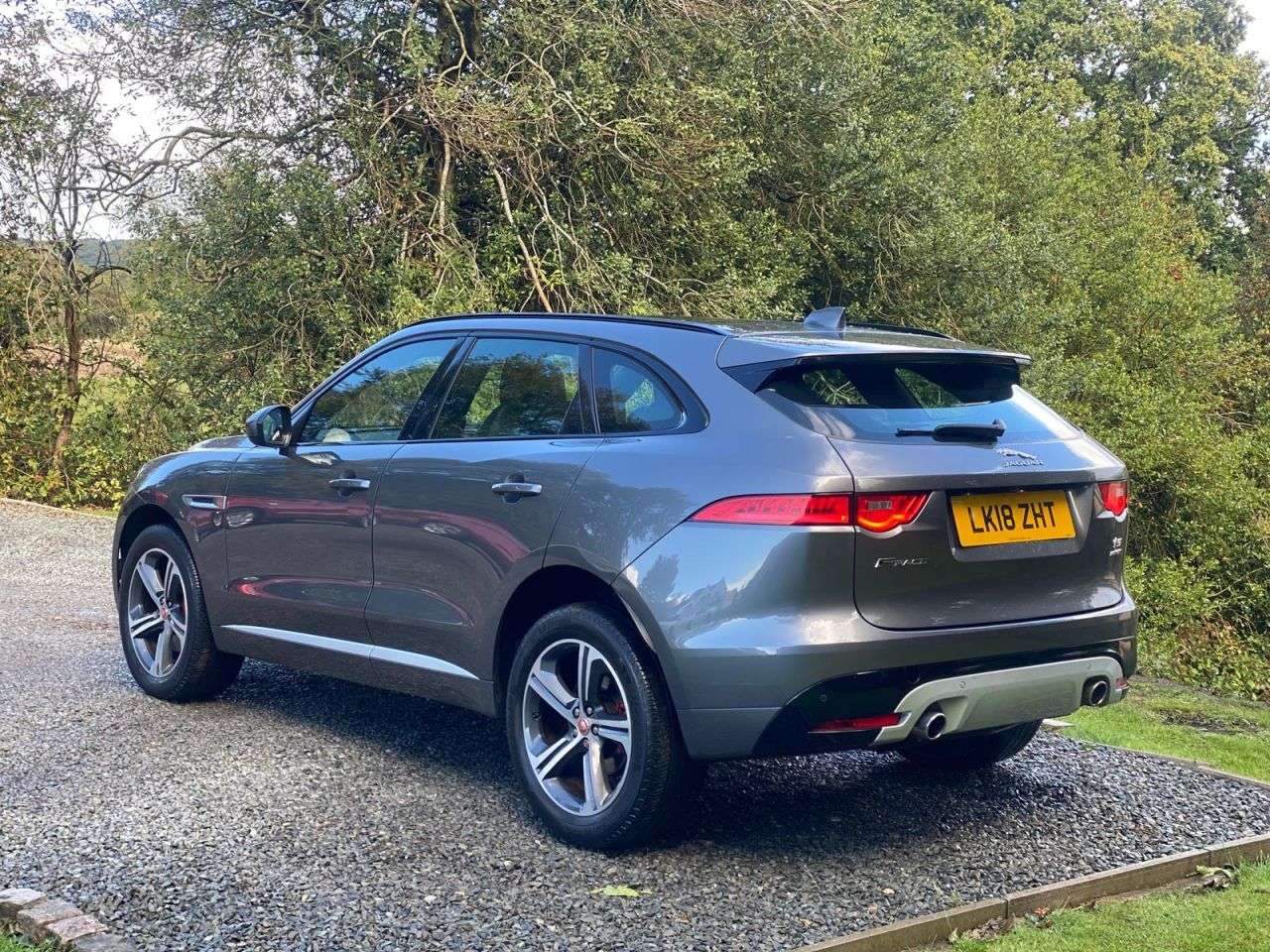 A 2018 JAGUAR F-PACE 3.0 D300 V6 S SUV 5dr Diesel Auto AWD Euro 6 (s/s) (300 ps) TOW BAR A 2018 JAGUAR F-PACE 3.0 D300 V6 S SUV 5dr Diesel Auto AWD Euro 6 (s/s) (300 ps) TOW BAR