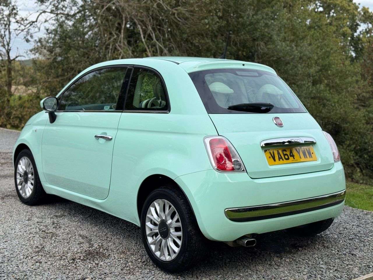 A 2015 FIAT 500 1.2 Lounge Hatchback 3dr Petrol Manual Euro 6 (s/s) (69 bhp) A 2015 FIAT 500 1.2 Lounge Hatchback 3dr Petrol Manual Euro 6 (s/s) (69 bhp)