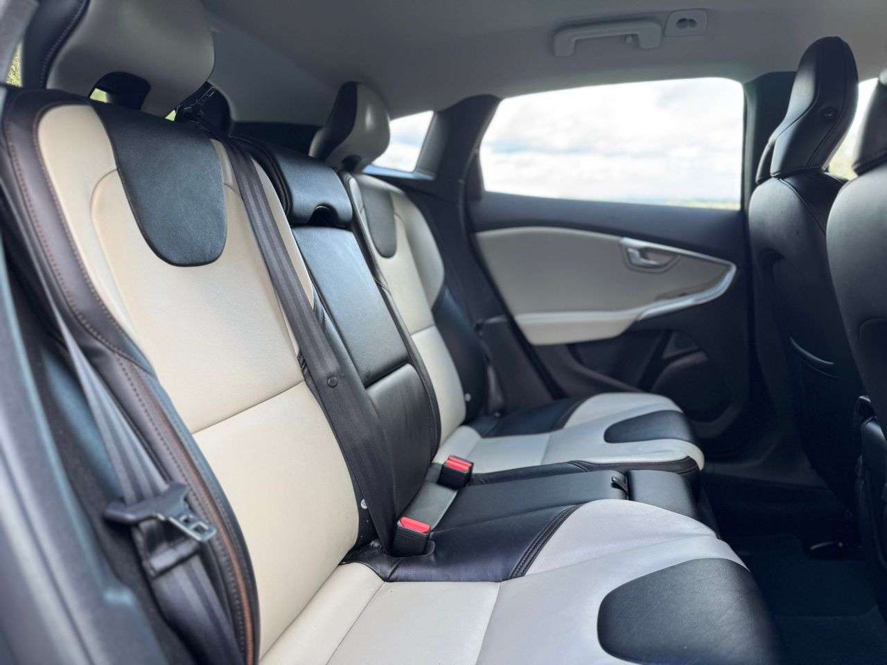 2013 VOLVO V40 CROSS COUNTRY 2013 VOLVO V40 CROSS COUNTRY