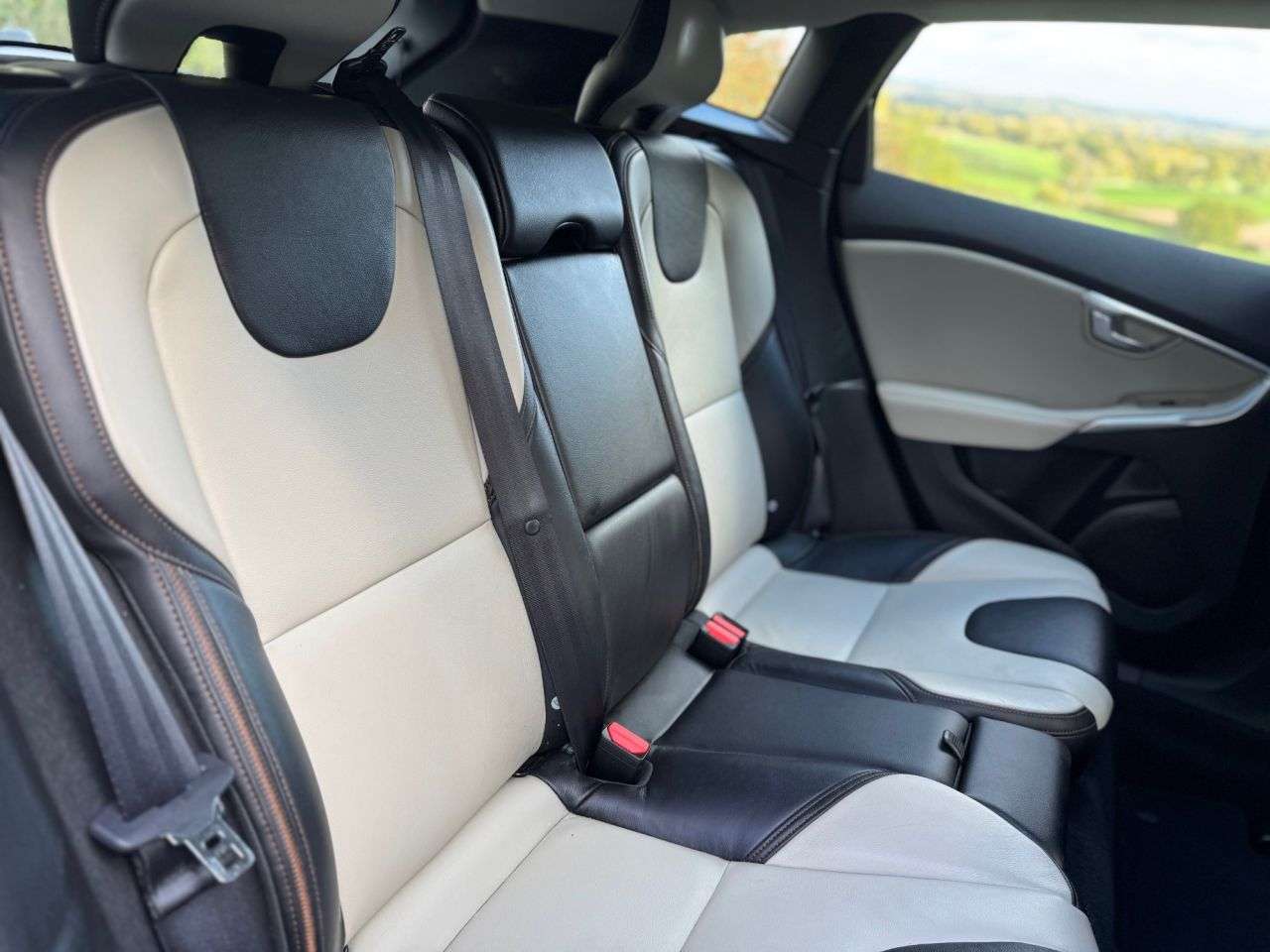 2013 VOLVO V40 CROSS COUNTRY 2013 VOLVO V40 CROSS COUNTRY