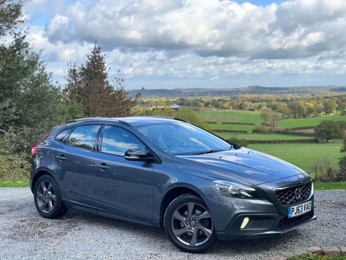 Check out this Volvo V40 Cross Country 2013 Diesel Automatic