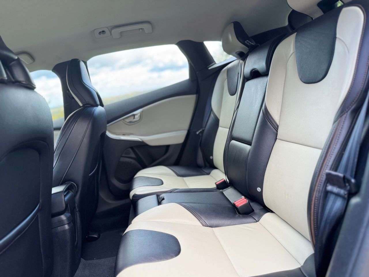 2013 VOLVO V40 CROSS COUNTRY 2013 VOLVO V40 CROSS COUNTRY