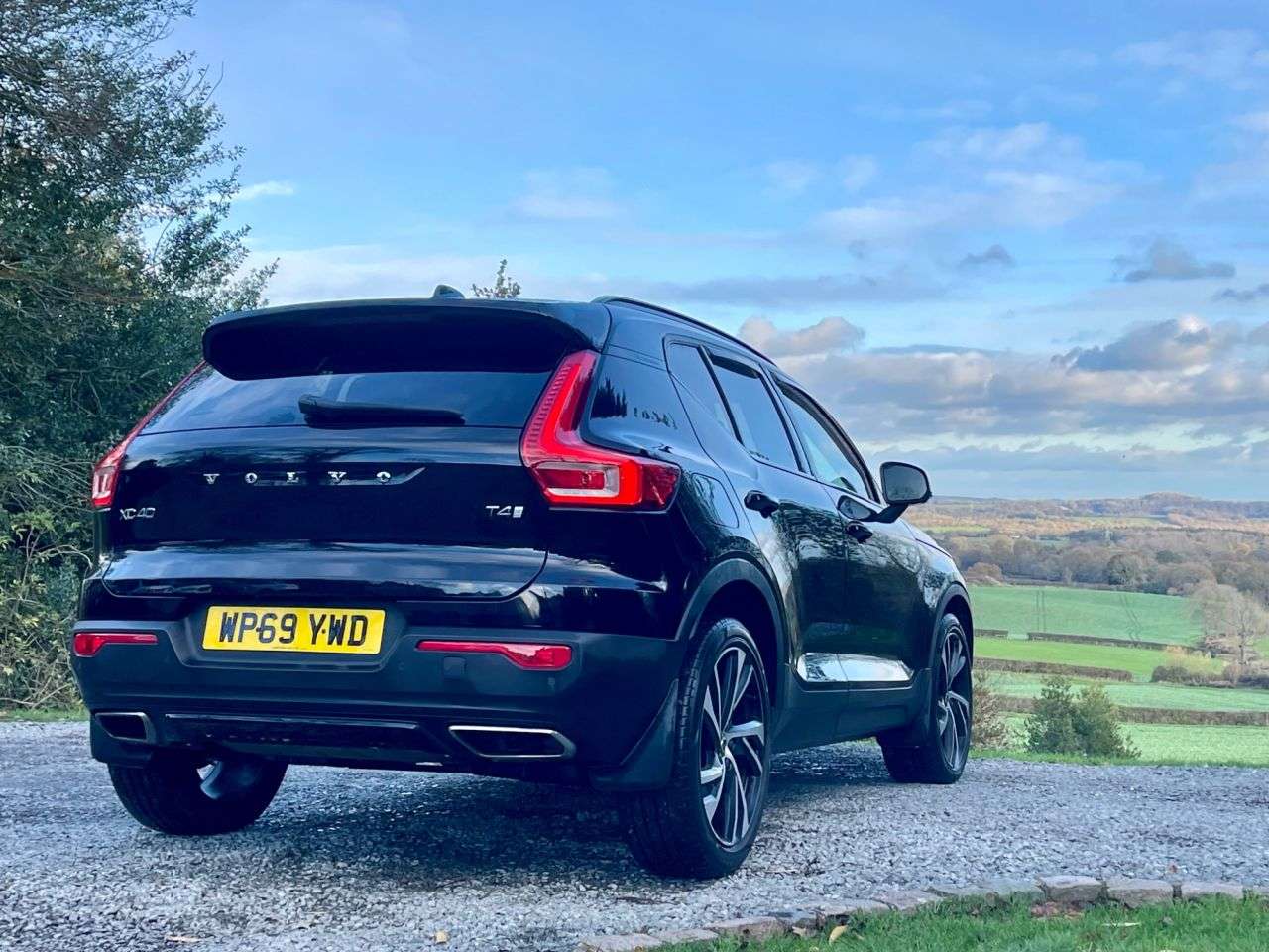 2020 VOLVO XC40 2020 VOLVO XC40