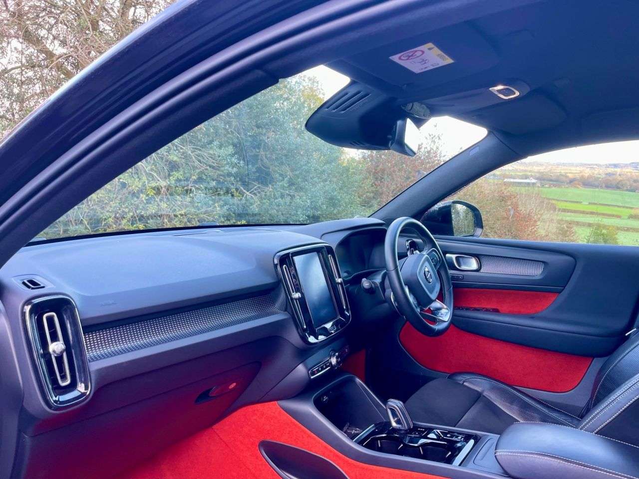 2020 VOLVO XC40 2020 VOLVO XC40