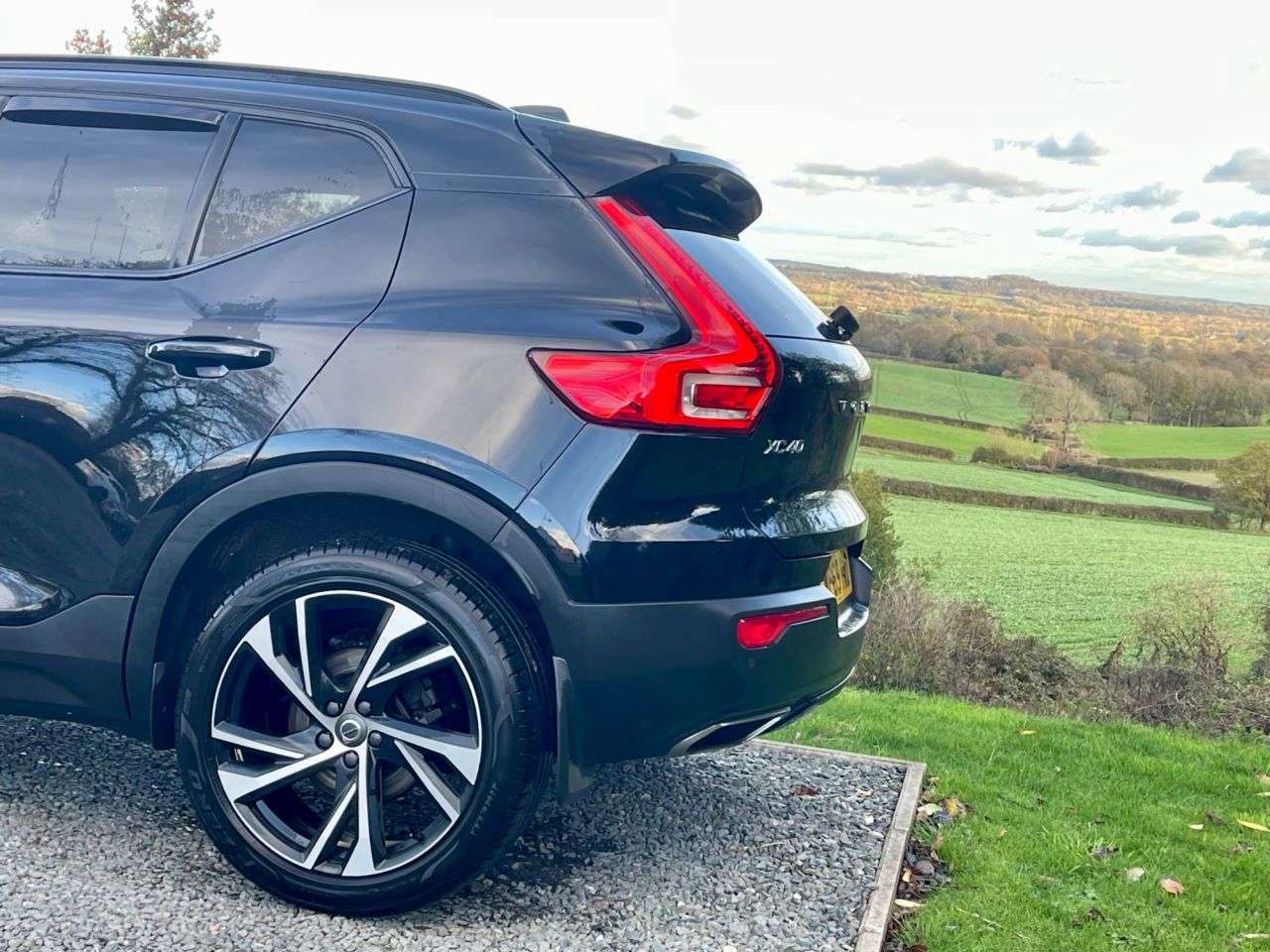 2020 VOLVO XC40 2020 VOLVO XC40